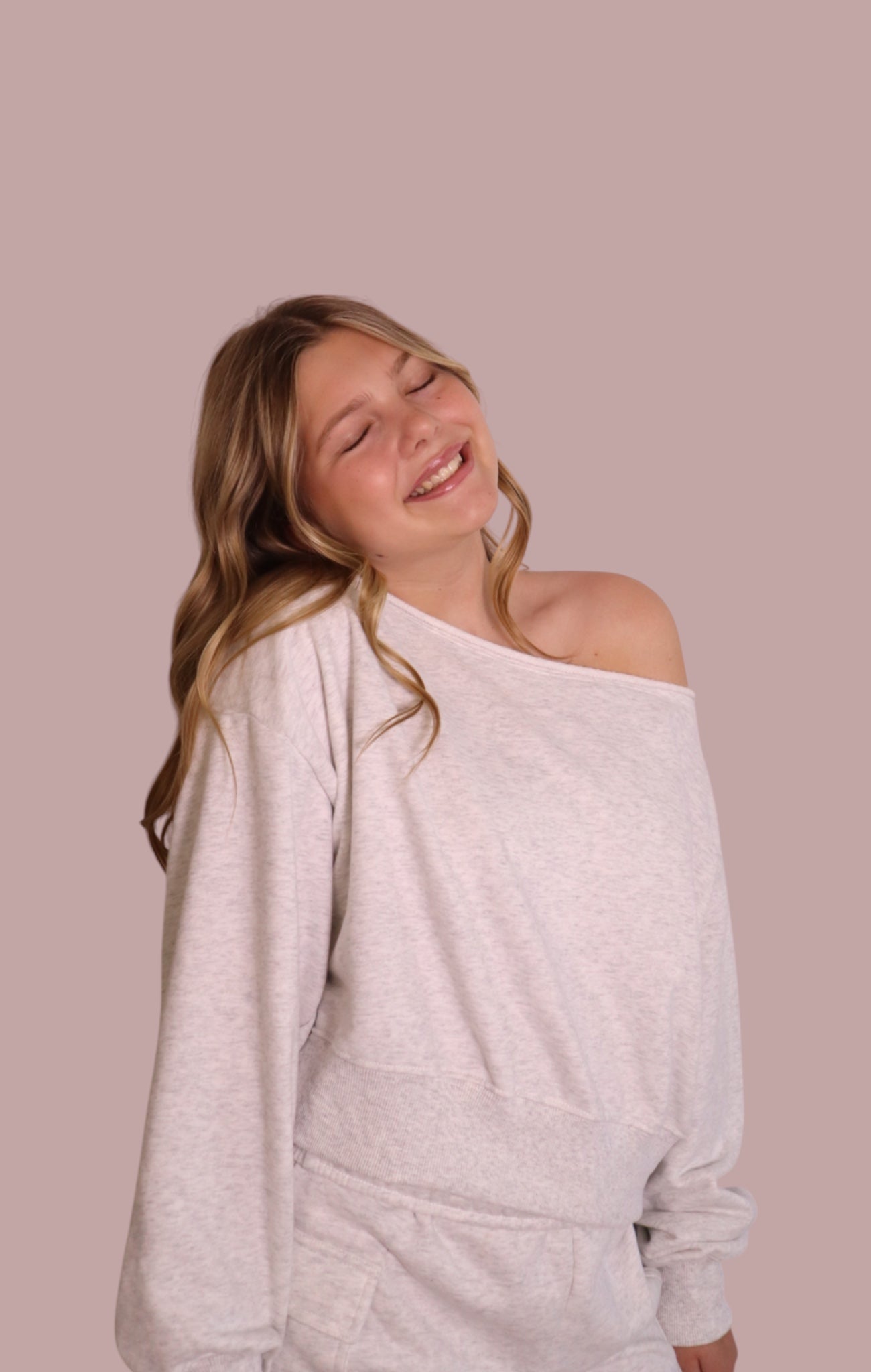 Off the Shoulder Cropped Sweatshirt for teen girls – Shop The Headliner